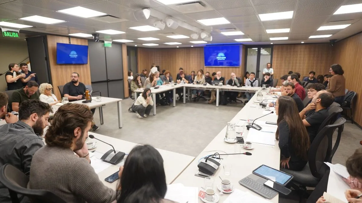 Diputados proponen programa nacional de educación digital ante ola de amenazas en escuelas