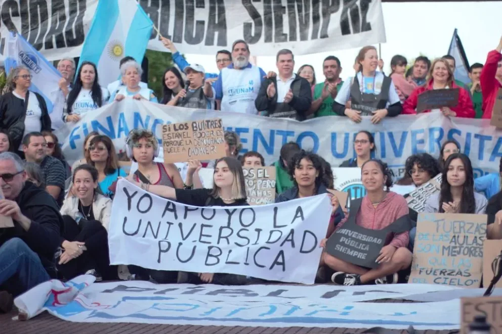 Un juzgado suspende la implementación de la ley de Financiamiento Universitario