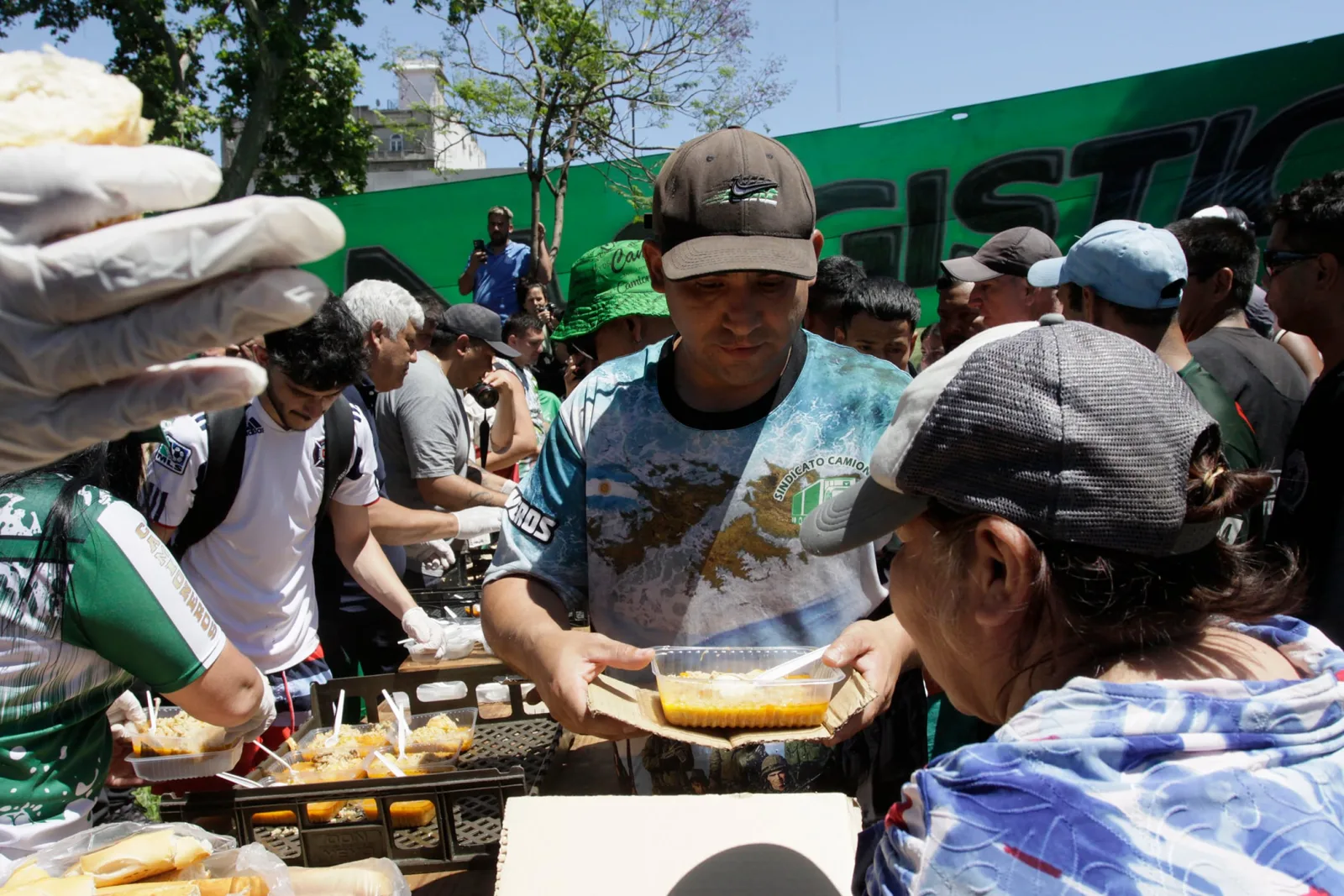 Movimientos sociales convocan a protestas por programas de asistencia social