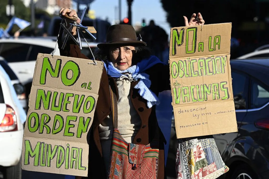 Van den Linden: no todos los que cuestionan la ciencia son negacionistas