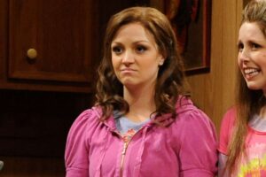 abby-elliott-reflects-on-her-snl-journey-and-career-evolution