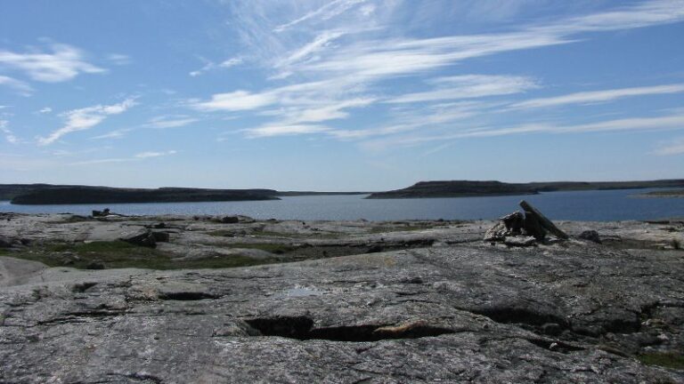 earth-s-oldest-rock-dates-back-4-16-billion-years