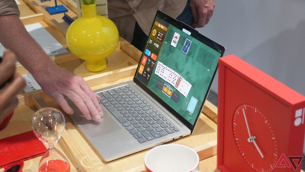 lenovo-unveils-groundbreaking-chromebook-plus-14