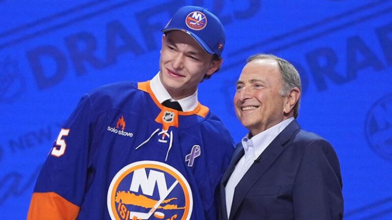 matthew-schaefer-s-emotional-tribute-after-first-overall-nhl-draft-pick