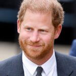 prince-harry-teaches-archie-to-ride-bike-in-heartwarming-clip