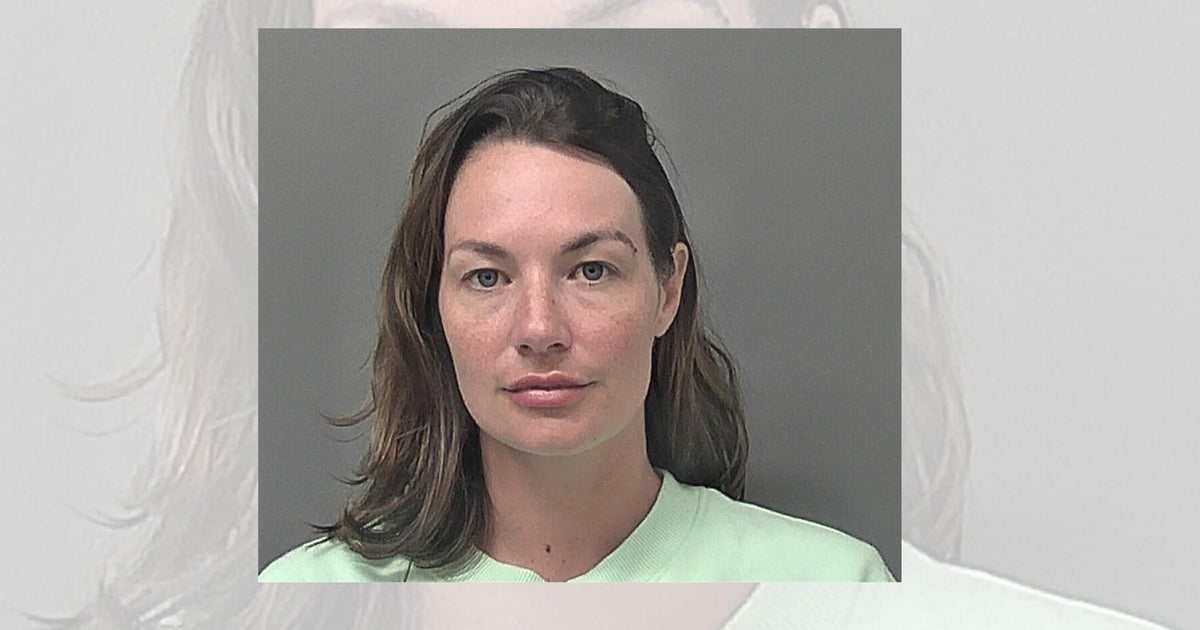 Selfies in Diamonds Lead to UK Woman’s Arrest for Jewelry Theft