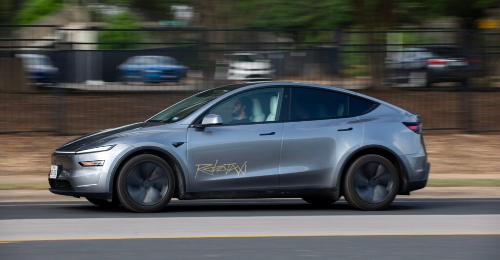 tesla-s-robotaxis-face-regulatory-challenges-amid-safety-concerns