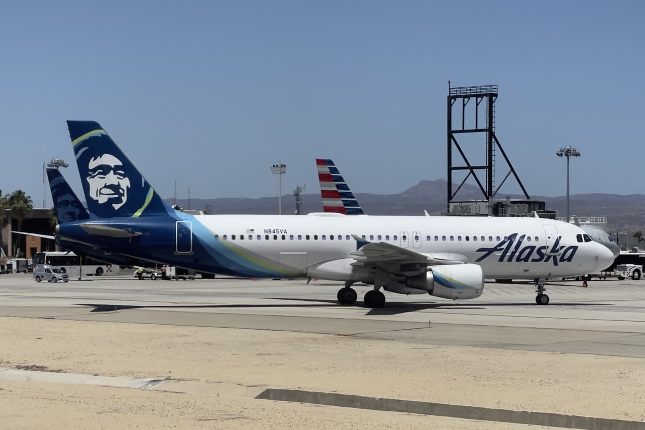 Alaska Airlines Grounds Entire Fleet Amid Safety Concerns