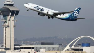 alaska-airlines-grounds-entire-fleet-amid-tech-glitch-emergency
