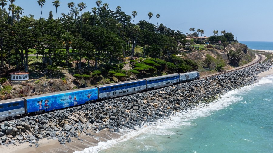 amtrak-promotes-surfliner-for-southern-california-summer-events