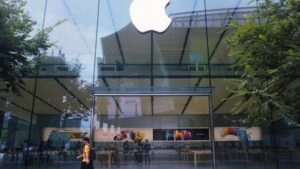 analysts-predict-surge-for-lens-technology-amid-apple-foldable-hopes