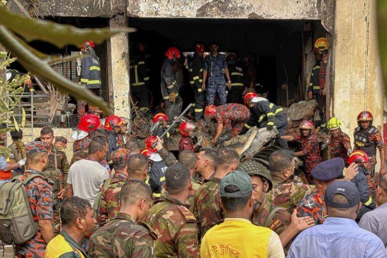 bangladesh-air-force-jet-crashes-into-dhaka-school-18-dead