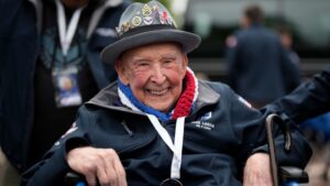 beloved-wwii-veteran-and-tiktok-star-jake-larson-dies-at-102