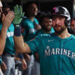 cal-raleigh-hits-two-home-runs-nears-barry-bonds-record