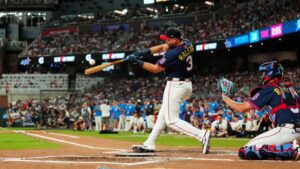cal-raleigh-triumphs-in-2025-home-run-derby-with-family-support