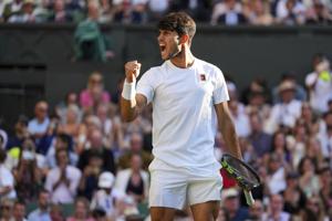 carlos-alcaraz-advances-to-wimbledon-semifinals-with-dominant-win-over-cam-norrie