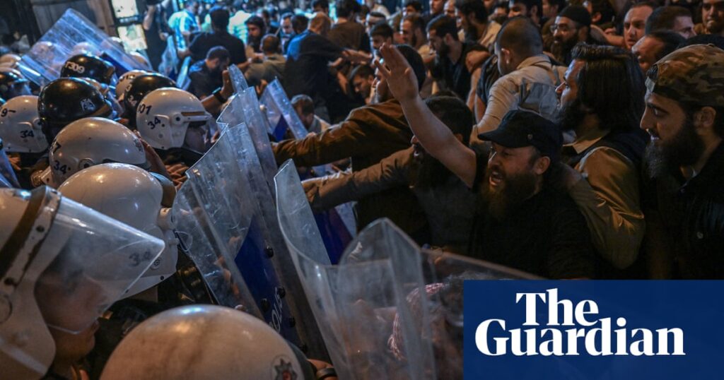 clashes-erupt-in-istanbul-over-controversial-magazine-cartoon
