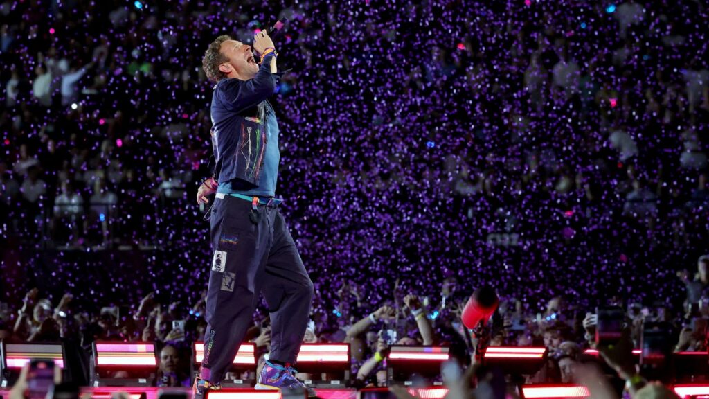 coldplay-s-kiss-cam-moment-sparks-viral-speculation-online