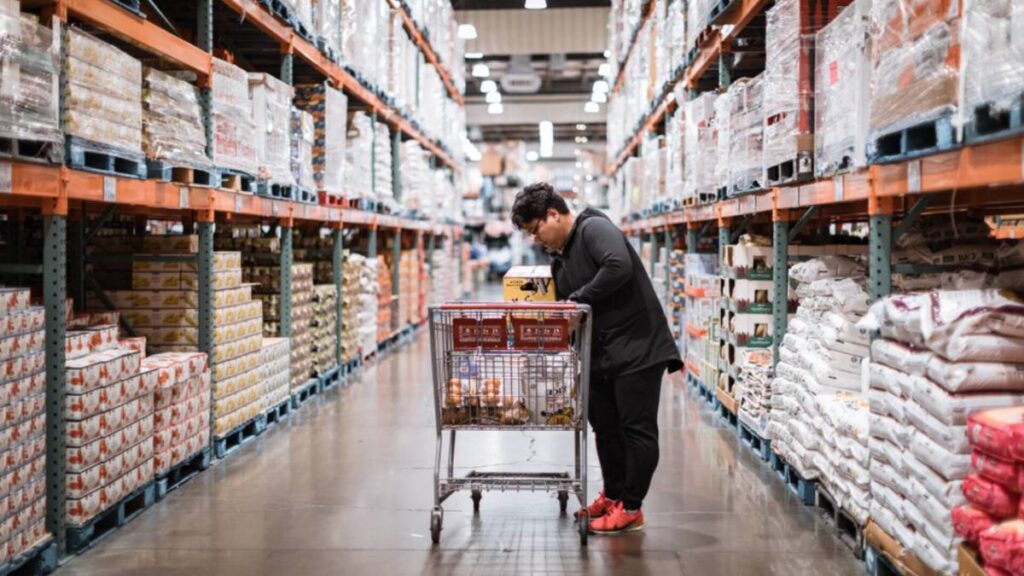costco-faces-employee-backlash-over-new-executive-perk