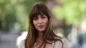 dakota-johnson-s-outdoor-seating-inspires-2025-s-furniture-trends