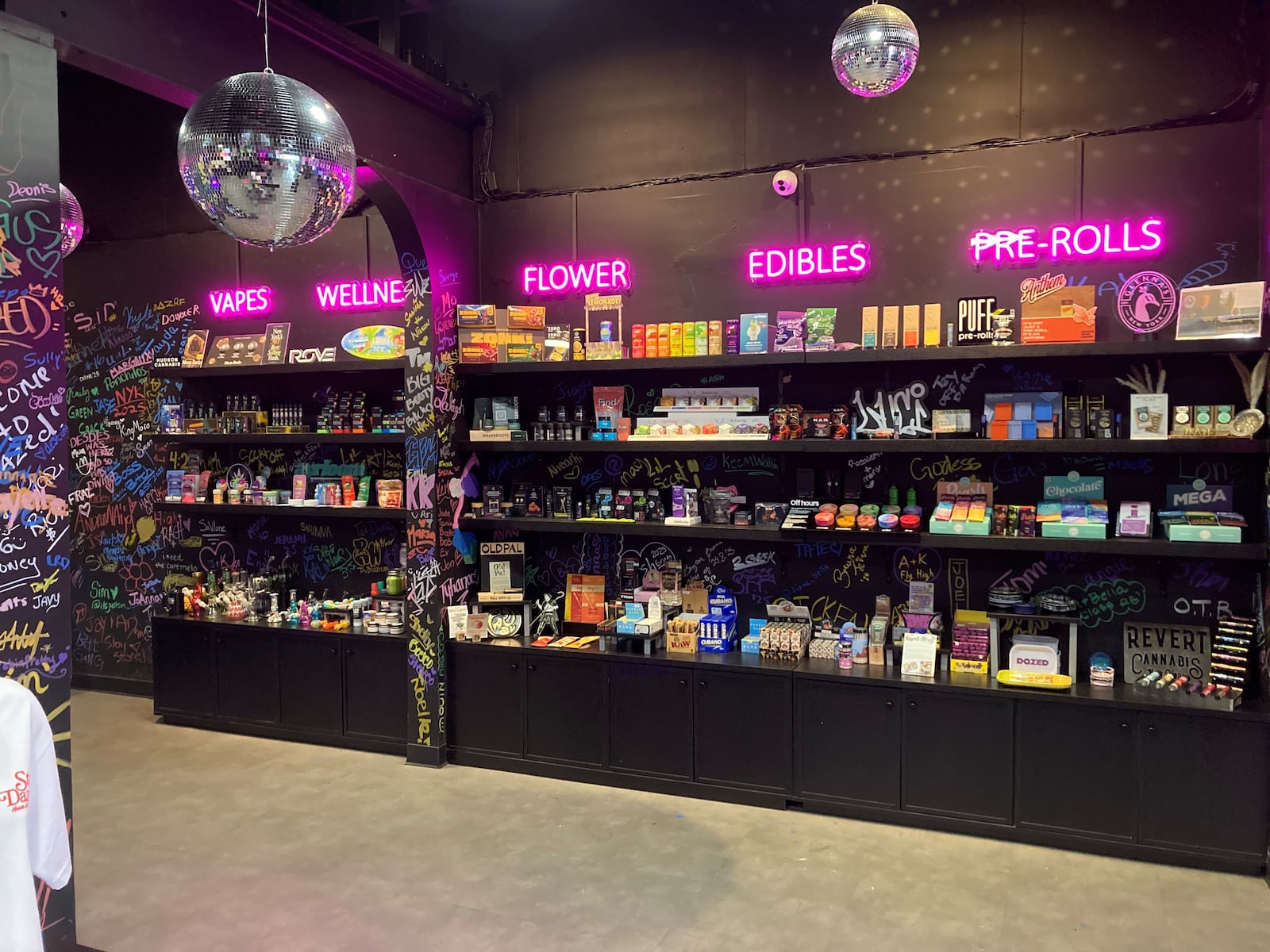 Dazed Cannabis Shop Opens in Syracuse, Plans Grand Opening Soon