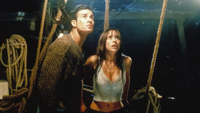 I KNOW WHAT YOU DID LAST SUMMER, from left: Freddie Prinze Jr., Jennifer Love Hewitt, 1997, © Columb