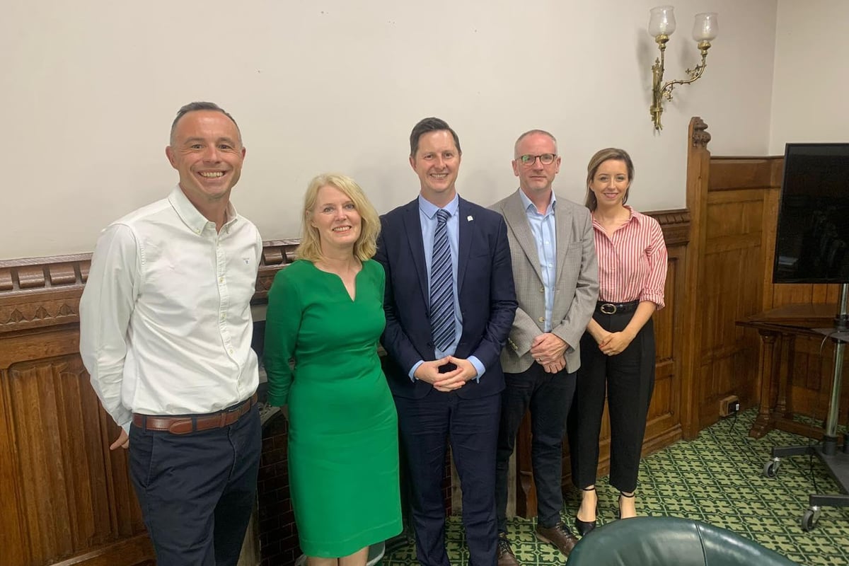 Doncaster MP Engages TUI in Talks to Reopen Local Airport Amid Ryanair Interest