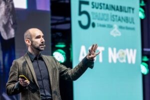 dr-hakan-karaosman-champions-transparency-in-fashion-industry