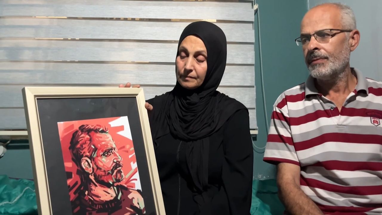 Families Grieve After Israeli Airstrike Hits Gaza Waterfront Cafe