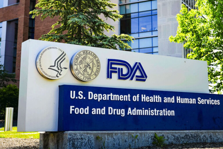 fda-vaccine-chief-overrides-reviewers-on-covid-19-decisions