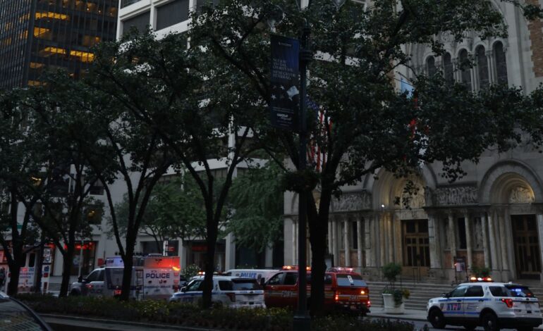 Gunman Kills Four in Midtown Manhattan Office Shooting