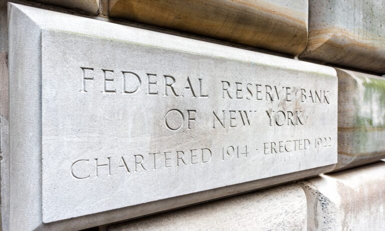 inflation-expectations-ease-but-spending-outpaces-income-fed-reports