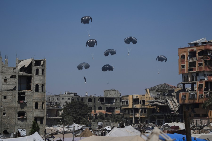 Israeli Airstrikes Claim 34 Lives in Gaza Amid Aid Efforts