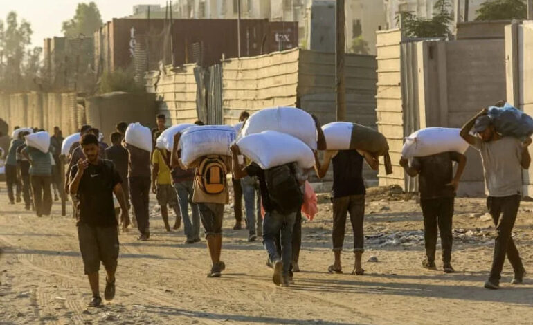 Israeli Soldiers Kill 16 Gazans Waiting for Humanitarian Aid