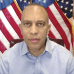 jeffries-urges-trump-to-dismiss-hegseth-over-ukraine-aid-pause