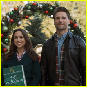 lacey-chabert-and-andrew-walker-reunite-for-holiday-film-she-s-making-a-list-