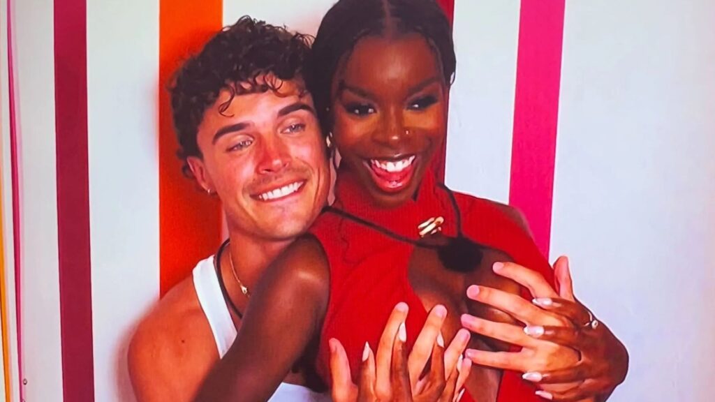 love-island-usa-nic-moves-on-with-olandria-as-cierra-looks-on