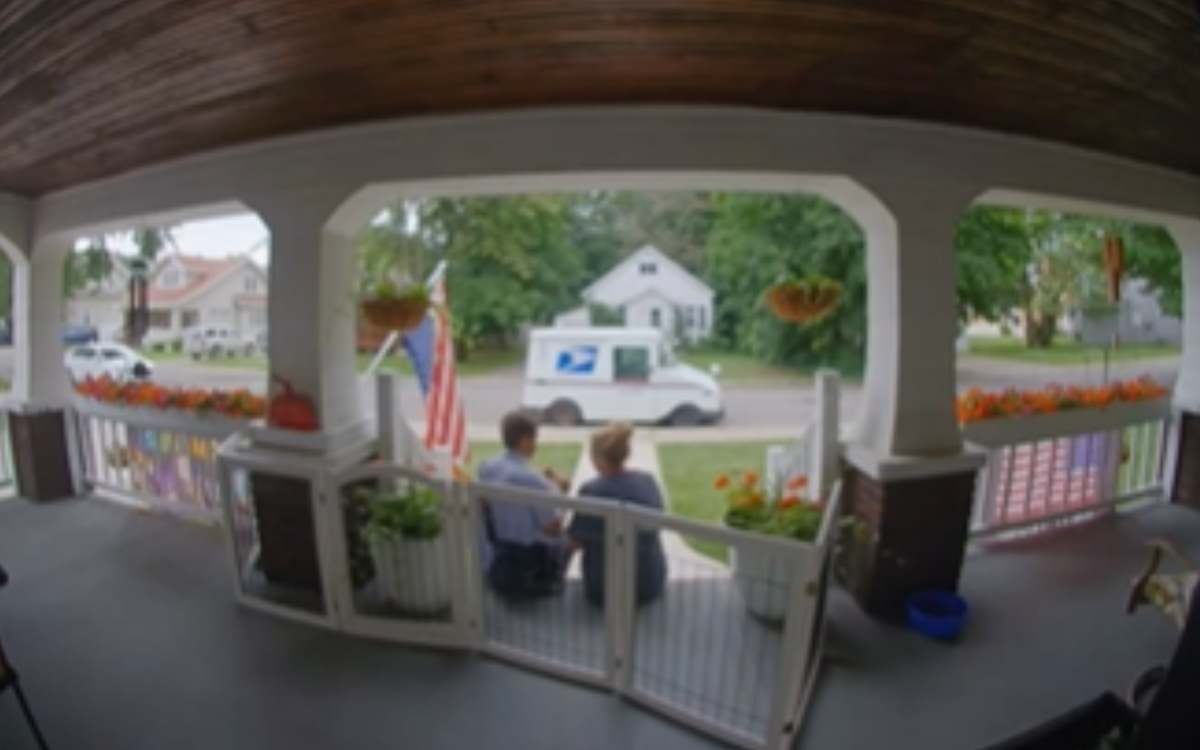 Mailman Delivers Final Goodbye to Beloved Dog After Loss