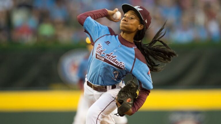 mo-ne-davis-joins-600-players-for-women-s-pro-baseball-tryouts