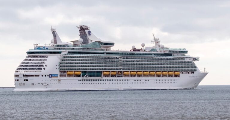 over-140-sickened-on-royal-caribbean-cruise-by-gastrointestinal-illness