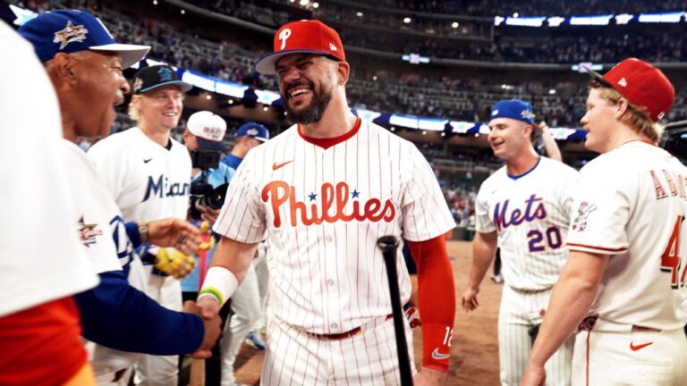 phillies-commit-to-keeping-schwarber-amid-stellar-performance