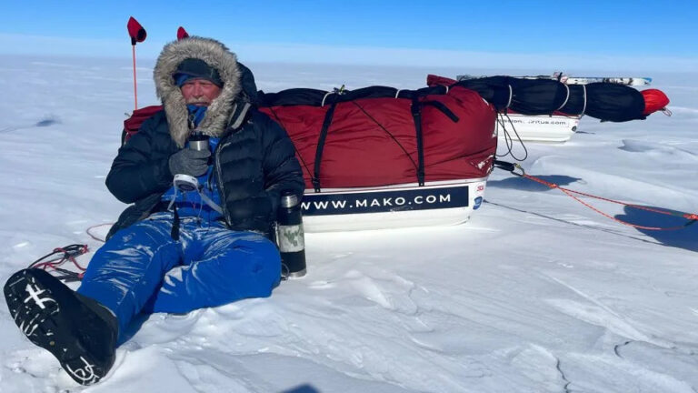 polar-explorer-maps-microplastic-spread-in-earth-s-remote-regions