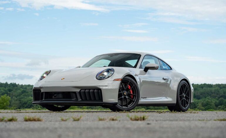 Porsche 911 GTS Hybrid Combines Tradition and Modern Power