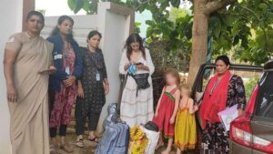 russian-mother-and-daughters-discovered-living-in-indian-cave