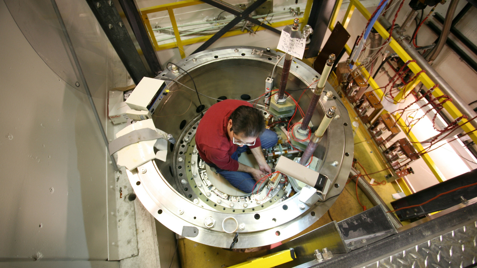 Scientists Develop Groundbreaking 100-Tesla Magnet at MagLab