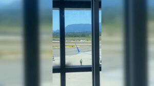 stolen-plane-disrupts-vancouver-airport-operations-for-39-minutes