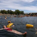 swimmers-return-to-paris-s-seine-river-after-century-long-hiatus