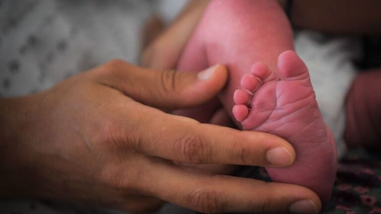 trump-s-baby-bonds-a-1-000-promise-for-every-newborn-sparks-debate