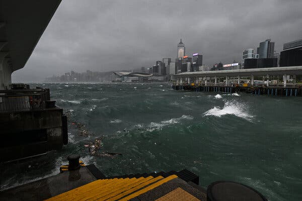typhoon-wipha-hits-hong-kong-and-macau-with-106-mph-winds