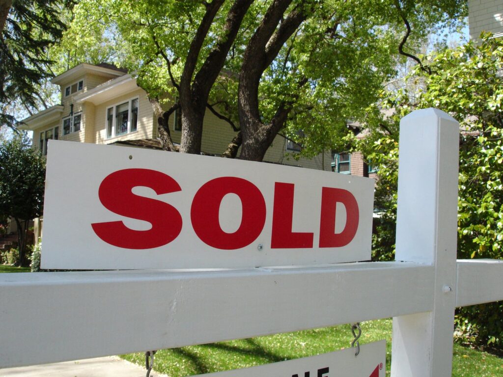 urgent-update-8-homes-sold-in-montclair-key-sales-from-180k-to-2-1m